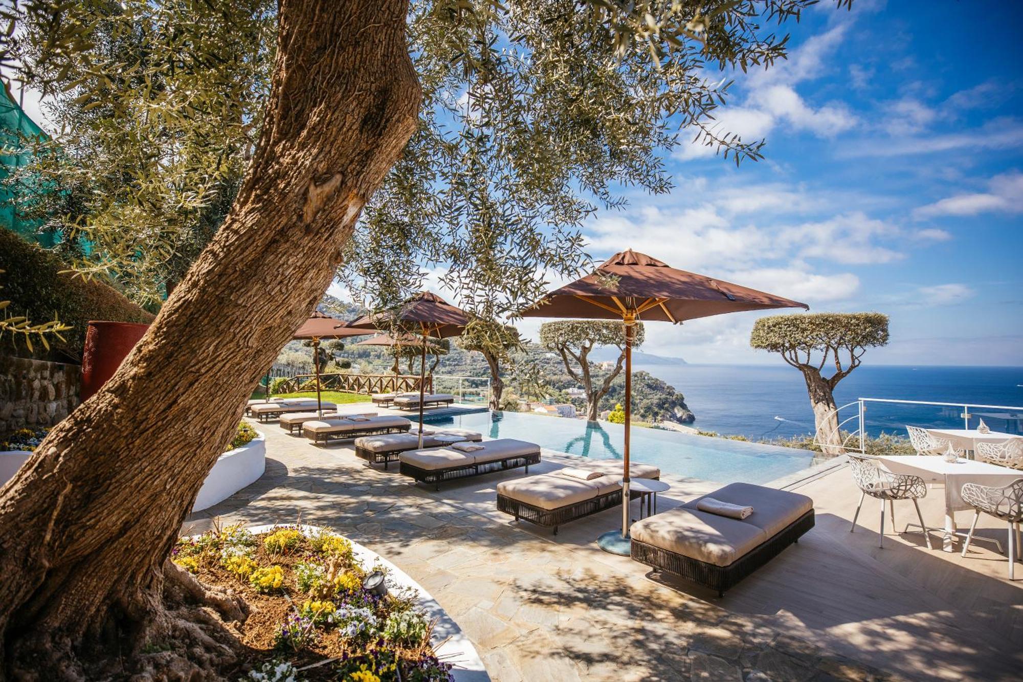 Villa Fiorella Art Hotel マッサ・ルブレンセ エクステリア 写真
